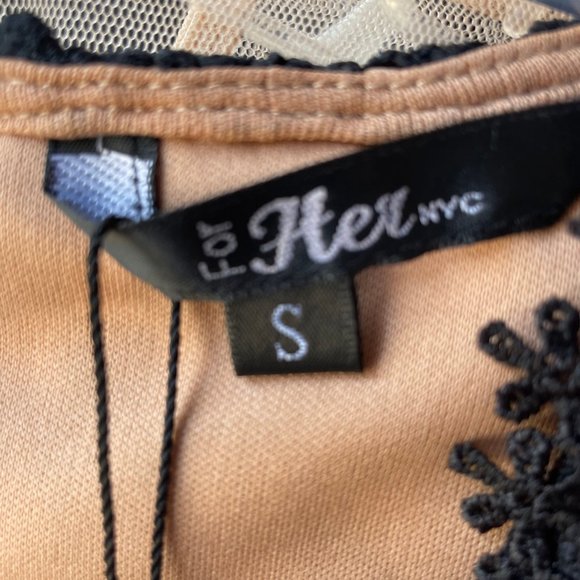 Black Lace Top NWT Size Small Romantic Lined - Picture 4 of 15